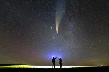 luminosité d'une comète