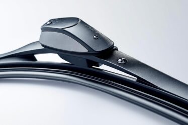 découvrez les caractéristiques essentielles à considérer pour choisir un balai essuie-glace adapté à votre peugeot 5008 iii, garantissant une visibilité optimale et une sécurité accrue.