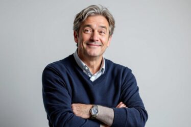 découvrez nos astuces pour bien préparer votre reprise en humour et captiver votre public dès les premiers instants.