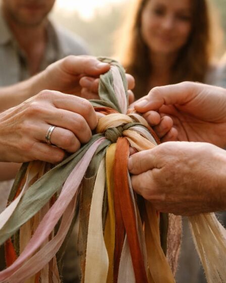 découvrez des exemples de textes touchants pour le rituel des rubans, des mots qui émouvoiront vos proches et rendront ce moment inoubliable.