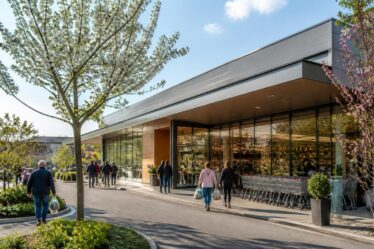 découvrez quels supermarchés sont ouverts le 1er mai près de chez vous pour faire vos courses sans souci ce jour férié.