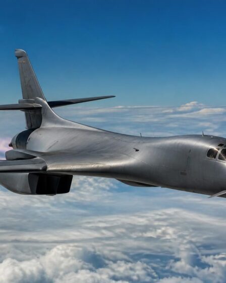 découvrez pourquoi le b1b rockwell est le choix idéal pour vos missions aériennes grâce à ses performances exceptionnelles, sa polyvalence et sa fiabilité inégalée.